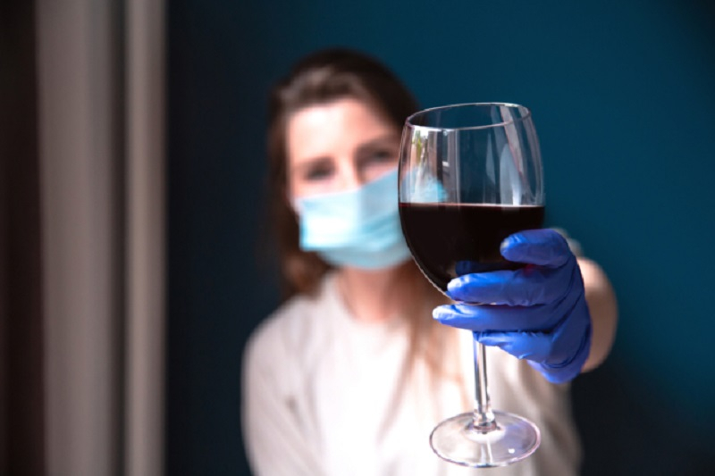 Можно ли пить алкоголь при бессимптомном коронавирусе
